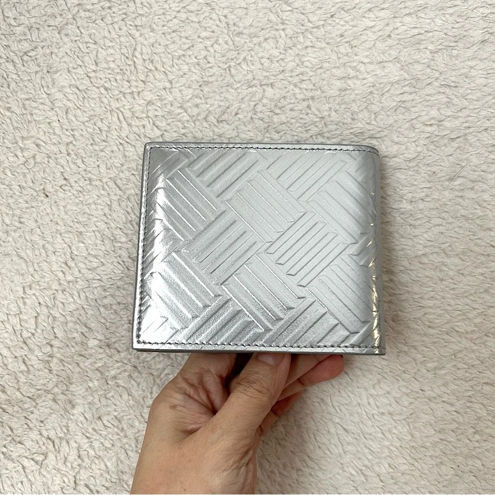 NWT Authentic Bottega Veneta intriciato Embossed Leather Billfold Wallet…